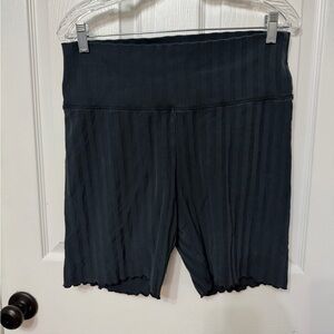 OFFLINE by Aerie OG‎ Groove 7" Ribbed Bike Shorts grey Women Size XL